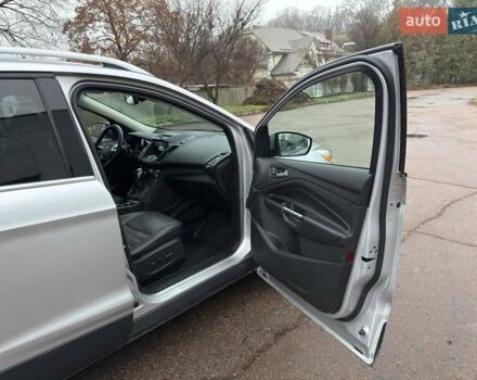 Серый Форд Эскейп, объемом двигателя 2 л и пробегом 150 тыс. км за 12800 $, фото 18 на Automoto.ua