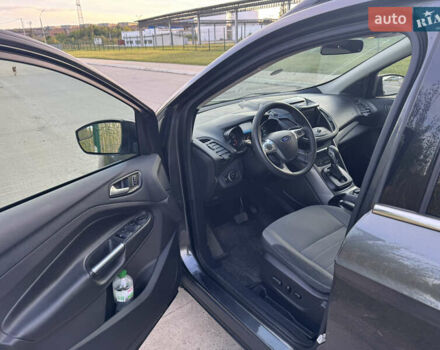 Форд Эскейп 2015 в Житомире на Automoto.ua Серый Форд Эскейп, объемом двигателя 2 л и пробегом 230 тыс. км за 12500 $, фото 7 на Automoto.ua