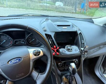 Серый Форд Эскейп, объемом двигателя 2 л и пробегом 125 тыс. км за 12000 $, фото 6 на Automoto.ua