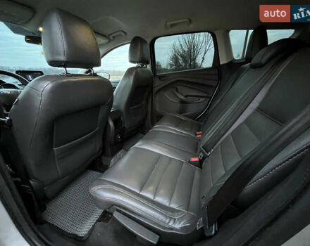 Серый Форд Эскейп, объемом двигателя 2.5 л и пробегом 184 тыс. км за 11500 $, фото 14 на Automoto.ua