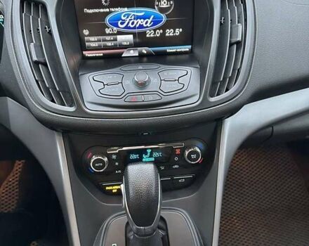 Серый Форд Эскейп, объемом двигателя 2 л и пробегом 243 тыс. км за 10500 $, фото 7 на Automoto.ua