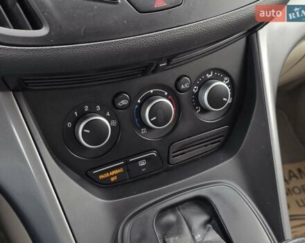 Серый Форд Эскейп, объемом двигателя 2 л и пробегом 220 тыс. км за 11499 $, фото 16 на Automoto.ua