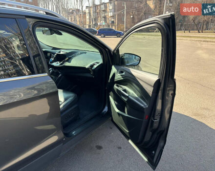 Серый Форд Эскейп, объемом двигателя 2 л и пробегом 200 тыс. км за 12500 $, фото 12 на Automoto.ua