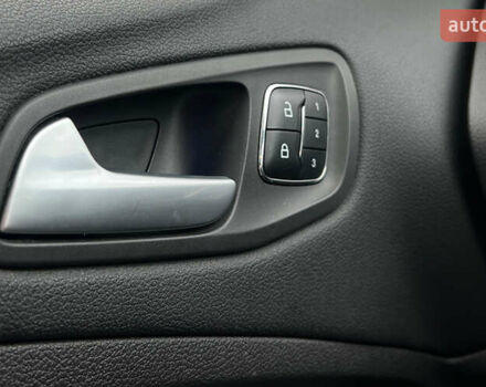 Серый Форд Эскейп, объемом двигателя 2 л и пробегом 124 тыс. км за 13500 $, фото 19 на Automoto.ua