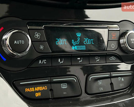 Серый Форд Эскейп, объемом двигателя 2 л и пробегом 124 тыс. км за 13500 $, фото 16 на Automoto.ua