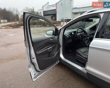 Серый Форд Эскейп, объемом двигателя 2 л и пробегом 150 тыс. км за 12800 $, фото 8 на Automoto.ua