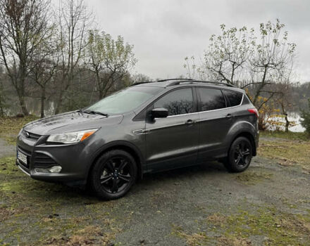 Серый Форд Эскейп, объемом двигателя 2.5 л и пробегом 165 тыс. км за 11333 $, фото 2 на Automoto.ua