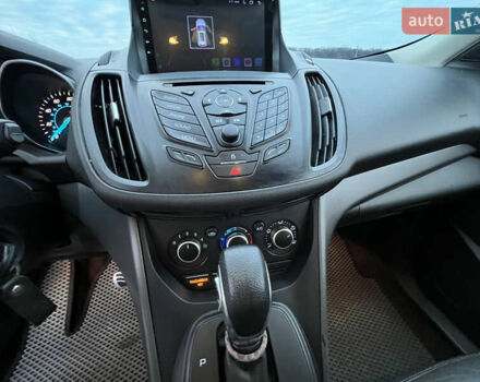 Серый Форд Эскейп, объемом двигателя 2.5 л и пробегом 184 тыс. км за 11500 $, фото 12 на Automoto.ua