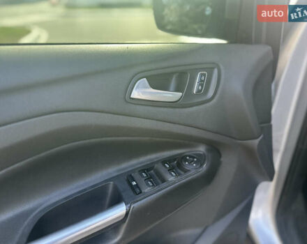Сірий Форд Ескейп, об'ємом двигуна 2 л та пробігом 190 тис. км за 9800 $, фото 10 на Automoto.ua