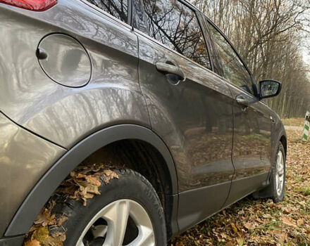 Серый Форд Эскейп, объемом двигателя 2 л и пробегом 309 тыс. км за 11000 $, фото 6 на Automoto.ua