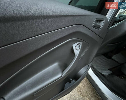 Серый Форд Эскейп, объемом двигателя 2.5 л и пробегом 184 тыс. км за 11500 $, фото 13 на Automoto.ua