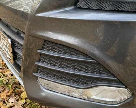 Серый Форд Эскейп, объемом двигателя 2 л и пробегом 309 тыс. км за 11000 $, фото 4 на Automoto.ua