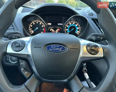 Серый Форд Эскейп, объемом двигателя 2.5 л и пробегом 100 тыс. км за 11000 $, фото 10 на Automoto.ua
