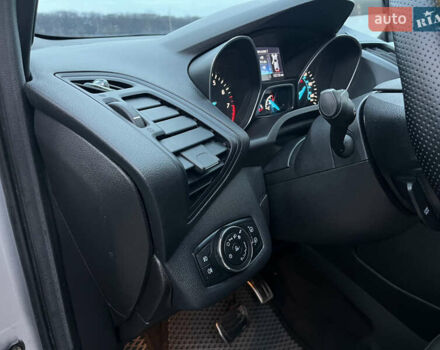 Серый Форд Эскейп, объемом двигателя 2.5 л и пробегом 184 тыс. км за 11500 $, фото 8 на Automoto.ua