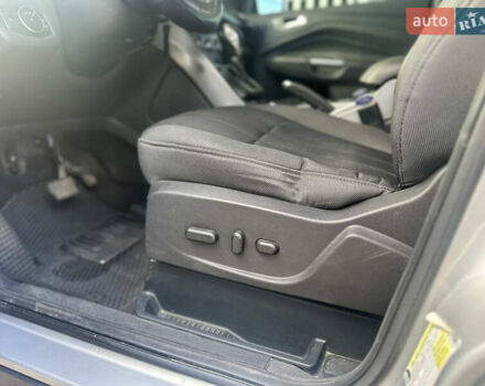 Сірий Форд Ескейп, об'ємом двигуна 2 л та пробігом 190 тис. км за 9800 $, фото 9 на Automoto.ua