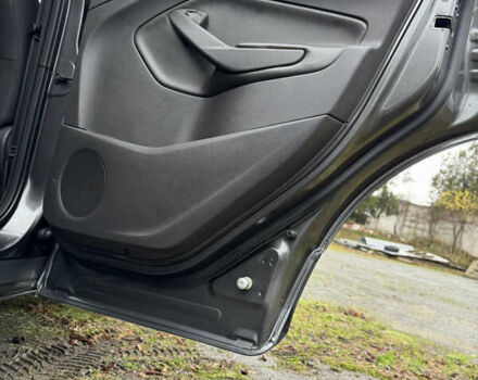 Серый Форд Эскейп, объемом двигателя 2.5 л и пробегом 165 тыс. км за 11333 $, фото 31 на Automoto.ua