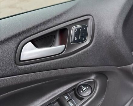 Серый Форд Эскейп, объемом двигателя 2 л и пробегом 150 тыс. км за 12800 $, фото 11 на Automoto.ua