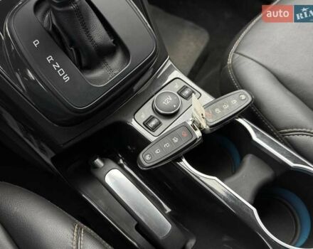 Сірий Форд Ескейп, об'ємом двигуна 2 л та пробігом 50 тис. км за 9000 $, фото 22 на Automoto.ua