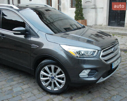 Сірий Форд Ескейп, об'ємом двигуна 1.5 л та пробігом 152 тис. км за 13000 $, фото 1 на Automoto.ua