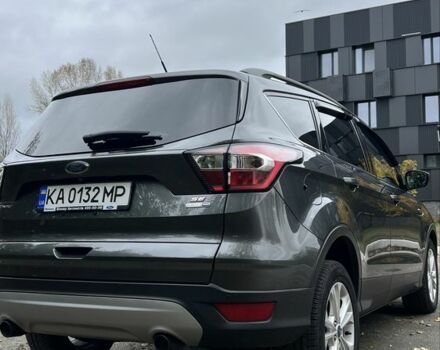 Серый Форд Эскейп, объемом двигателя 2 л и пробегом 220 тыс. км за 12700 $, фото 1 на Automoto.ua