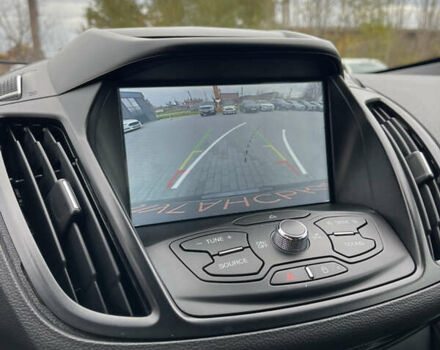 Серый Форд Эскейп, объемом двигателя 2 л и пробегом 211 тыс. км за 9200 $, фото 16 на Automoto.ua