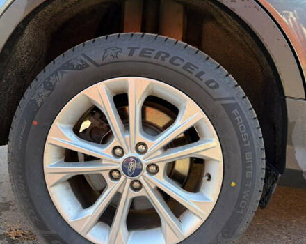 Серый Форд Эскейп, объемом двигателя 2 л и пробегом 103 тыс. км за 13200 $, фото 4 на Automoto.ua