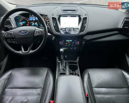 Сірий Форд Ескейп, об'ємом двигуна 2 л та пробігом 139 тис. км за 14800 $, фото 1 на Automoto.ua