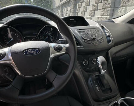Форд Эскейп 2016 в Ровно на Automoto.ua Серый Форд Эскейп, объемом двигателя 2.49 л и пробегом 124 тыс. км за 9700 $, фото 4 на Automoto.ua