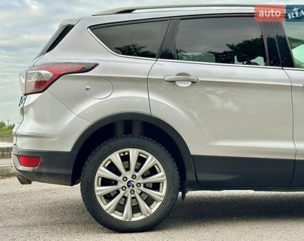 Серый Форд Эскейп, объемом двигателя 1.5 л и пробегом 139 тыс. км за 11900 $, фото 4 на Automoto.ua