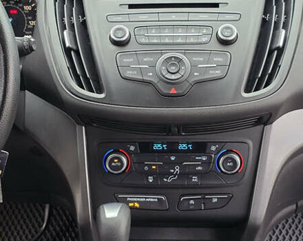 Серый Форд Эскейп, объемом двигателя 1.5 л и пробегом 143 тыс. км за 12100 $, фото 27 на Automoto.ua