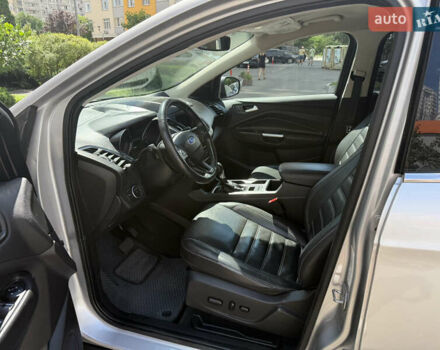 Форд Ескейп 2016 у Києві на Automoto.ua Сірий Форд Ескейп, об'ємом двигуна 2 л та пробігом 139 тис. км за 15800 $, фото 4 на Automoto.ua