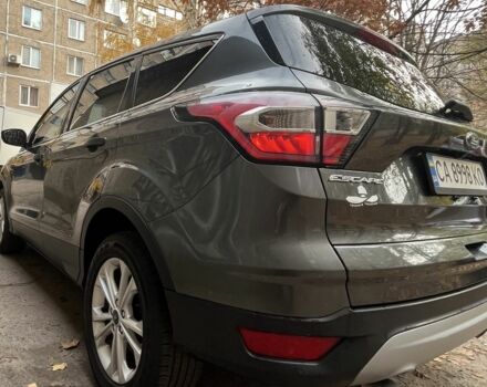 Сірий Форд Ескейп, об'ємом двигуна 1.5 л та пробігом 143 тис. км за 13000 $, фото 2 на Automoto.ua