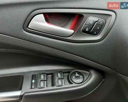 Сірий Форд Ескейп, об'ємом двигуна 2 л та пробігом 139 тис. км за 14800 $, фото 36 на Automoto.ua