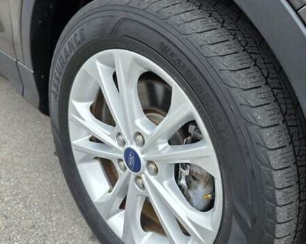 Сірий Форд Ескейп, об'ємом двигуна 1.5 л та пробігом 216 тис. км за 10500 $, фото 4 на Automoto.ua