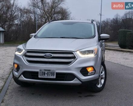 Серый Форд Эскейп, объемом двигателя 1.5 л и пробегом 136 тыс. км за 12900 $, фото 4 на Automoto.ua