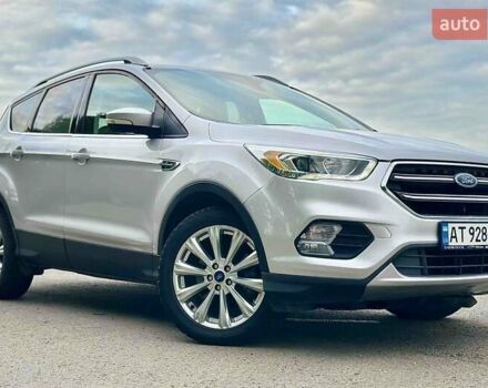 Сірий Форд Ескейп, об'ємом двигуна 1.5 л та пробігом 139 тис. км за 12000 $, фото 1 на Automoto.ua