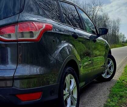 Серый Форд Эскейп, объемом двигателя 2.5 л и пробегом 165 тыс. км за 11000 $, фото 5 на Automoto.ua