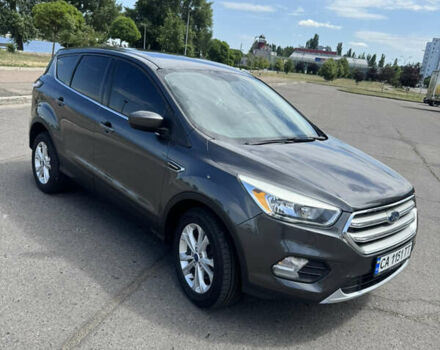 Форд Эскейп 2016 в Черкассах на Automoto.ua Серый Форд Эскейп, объемом двигателя 2 л и пробегом 154 тыс. км за 14700 $, фото 3 на Automoto.ua