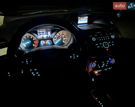 Сірий Форд Ескейп, об'ємом двигуна 2 л та пробігом 161 тис. км за 13800 $, фото 9 на Automoto.ua