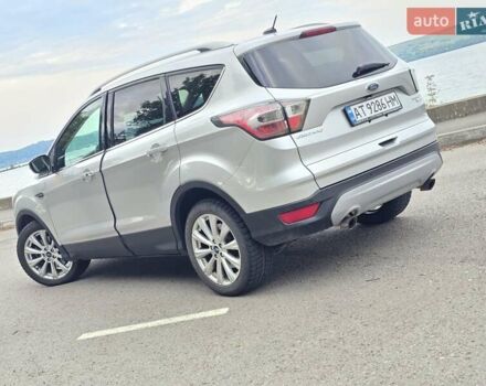 Сірий Форд Ескейп, об'ємом двигуна 1.5 л та пробігом 139 тис. км за 12000 $, фото 9 на Automoto.ua