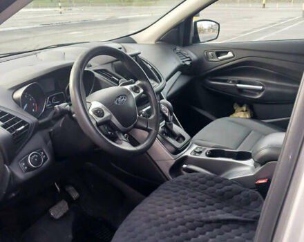 Серый Форд Эскейп, объемом двигателя 2 л и пробегом 132 тыс. км за 11500 $, фото 6 на Automoto.ua