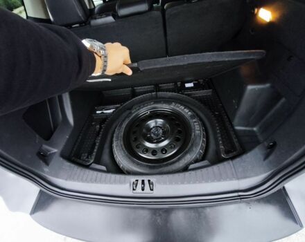 Серый Форд Эскейп, объемом двигателя 1.5 л и пробегом 136 тыс. км за 12900 $, фото 3 на Automoto.ua