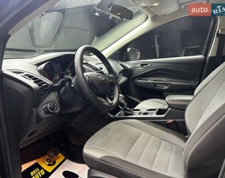 Серый Форд Эскейп, объемом двигателя 2.5 л и пробегом 306 тыс. км за 9800 $, фото 8 на Automoto.ua