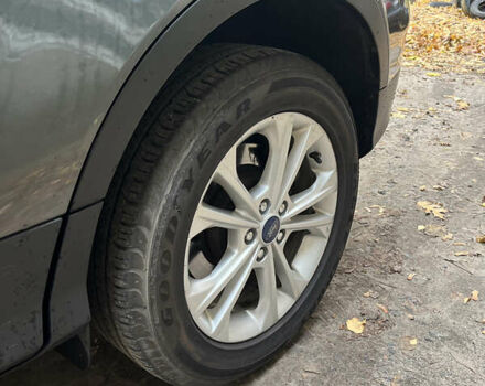 Серый Форд Эскейп, объемом двигателя 1.5 л и пробегом 143 тыс. км за 13000 $, фото 8 на Automoto.ua