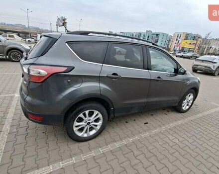 Серый Форд Эскейп, объемом двигателя 2 л и пробегом 236 тыс. км за 12850 $, фото 1 на Automoto.ua