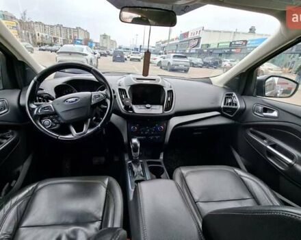 Серый Форд Эскейп, объемом двигателя 2 л и пробегом 236 тыс. км за 12850 $, фото 5 на Automoto.ua