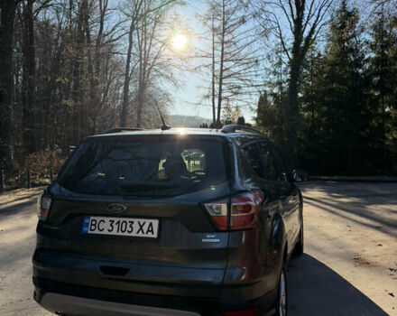 Серый Форд Эскейп, объемом двигателя 2 л и пробегом 103 тыс. км за 13200 $, фото 3 на Automoto.ua