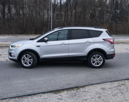 Серый Форд Эскейп, объемом двигателя 1.5 л и пробегом 136 тыс. км за 12900 $, фото 1 на Automoto.ua