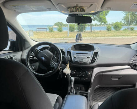 Сірий Форд Ескейп, об'ємом двигуна 2 л та пробігом 161 тис. км за 13800 $, фото 2 на Automoto.ua