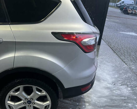 Серый Форд Эскейп, объемом двигателя 2 л и пробегом 113 тыс. км за 16500 $, фото 12 на Automoto.ua